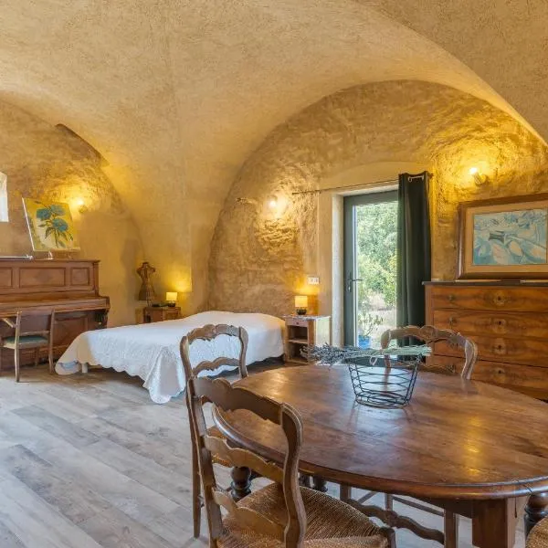 L'Amaryflor، فندق في Vaugines