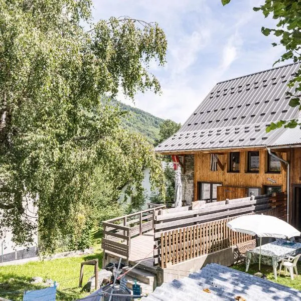 Breizh Chalet - 6 personnes, готель у місті Saint-Colomban-des-Villards