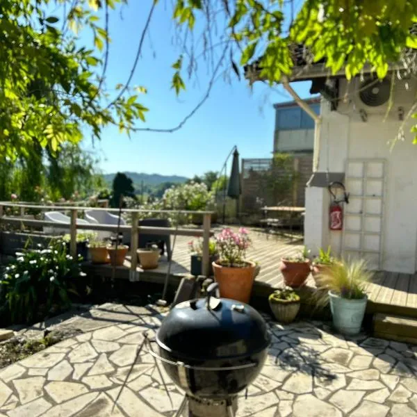Peaceful Countryside Getaway, hotel in Parbayse