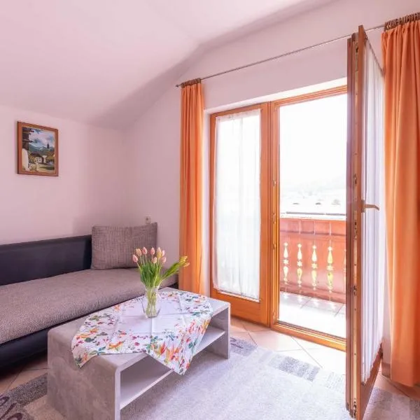 Appartment Isabelle Home、ヘルマゴルのホテル