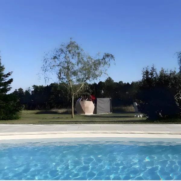 Clos Sainte Anne avec piscine, khách sạn ở Cour-Cheverny