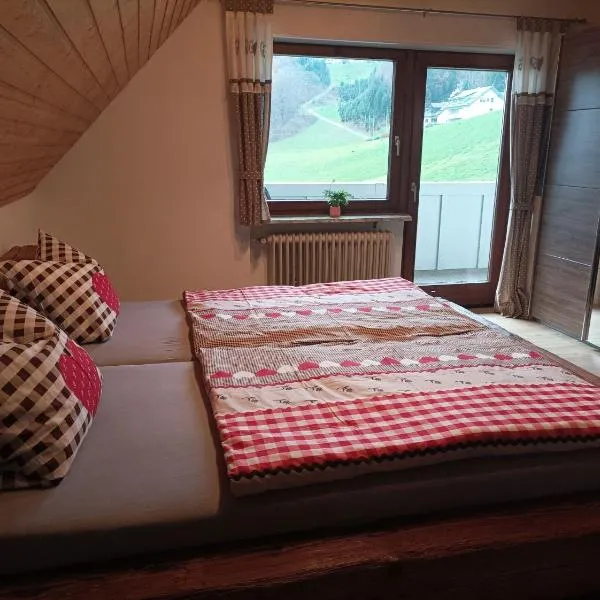 Ferienwohnung Wiesenblick, viešbutis mieste Oberarmersbachas