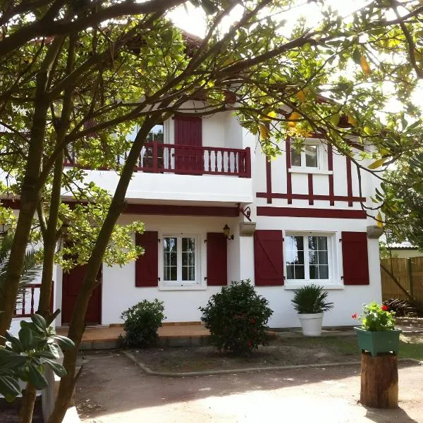 Chambre d'hôtes d'Émilie, hotelli kohteessa Anglet