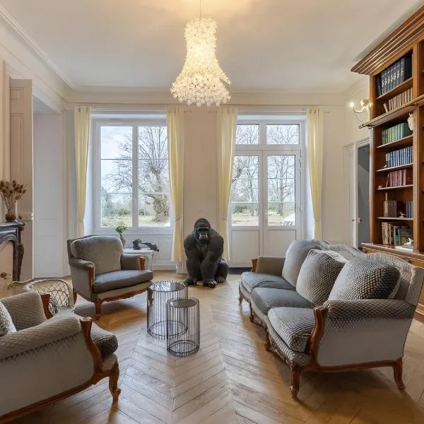 Château De Saint Mayeul, hotel di Joze