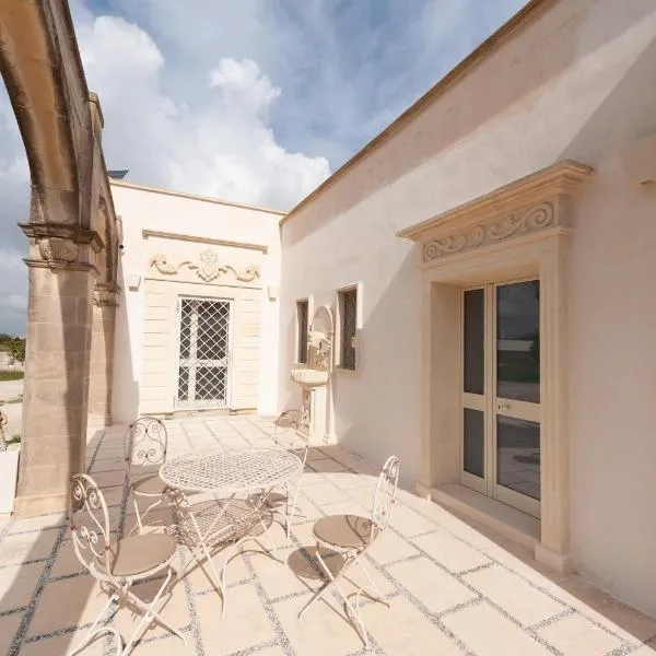 Anghelos, hotel v mestu Lizzanello