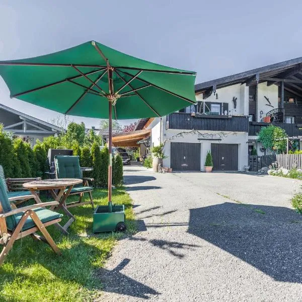 Zwischen Chiemsee und Bergen Ug, hotel v destinaci Bernau am Chiemsee