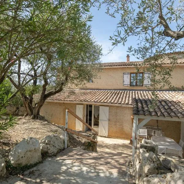 Gite 2 - Gite Les Oliviers, hotel a Saint-Sauveur-de-Cruzières