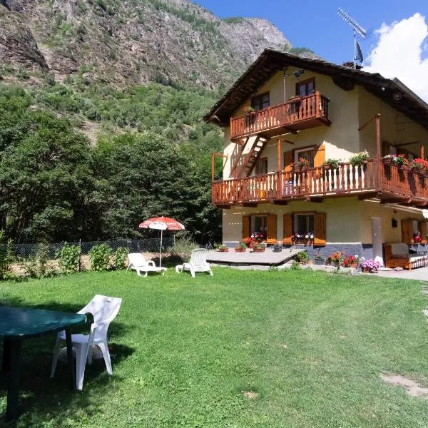 Nella tranquillità di Vieyes, hotel v destinaci Aymavilles
