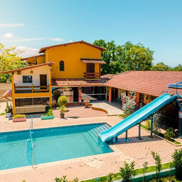 Hostel-Casa25-Meaipe, hotel in Guarapari