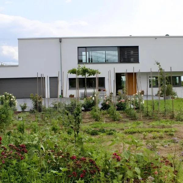 Ferienwohnung im Obstgarten โรงแรมในอีริงเงน