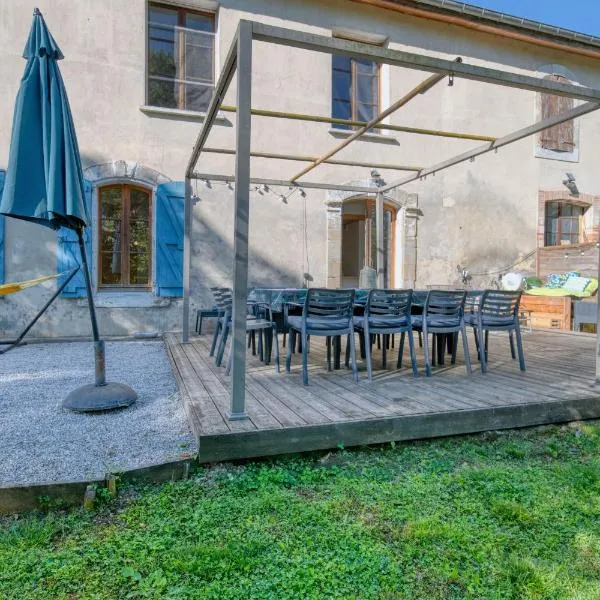 Maison avec piscine et jacuzzi, hotel u gradu 'Revel'