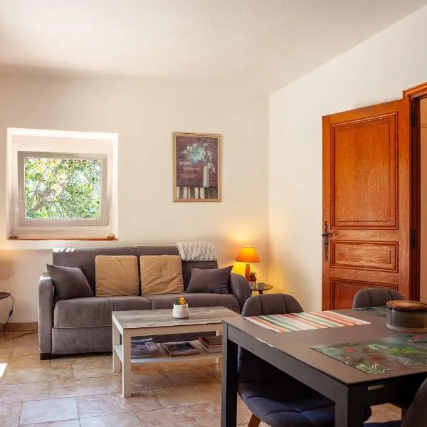 Somptueux appartement avec Jardin, hotel sa Cassis