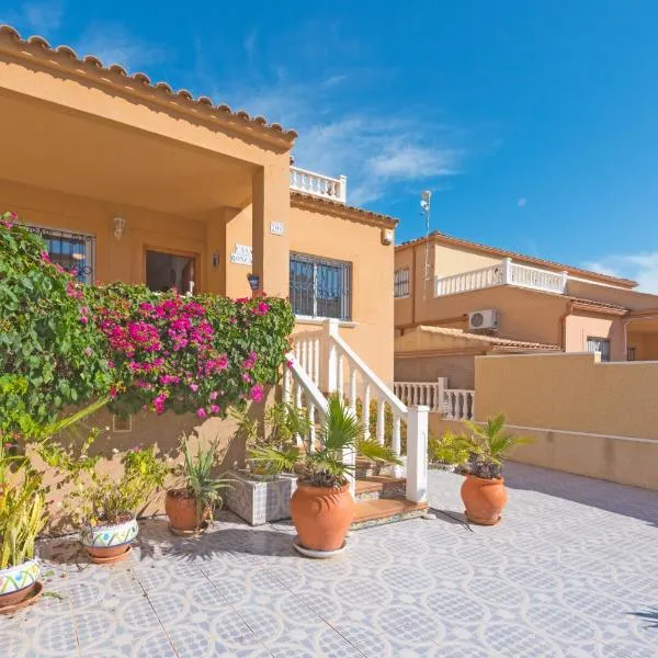Casa Roncar, hotel in Torrevieja