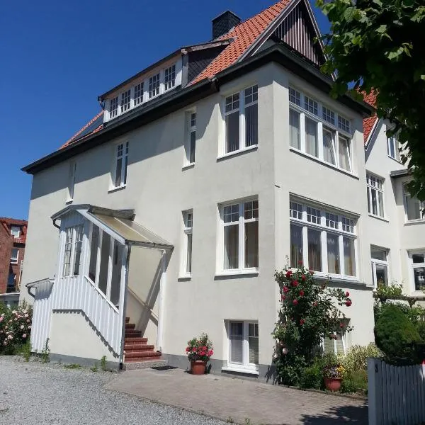 Haus Übersee Wohnung Tonga, hotell i Travemünde
