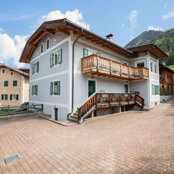 Ciasa Lino Sas da le Doudesc, hotelli kohteessa Pozza di Fassa