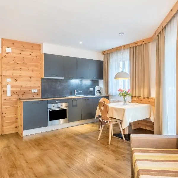 Apartments Marialisa Superior Rose, hotel sa Chiusa