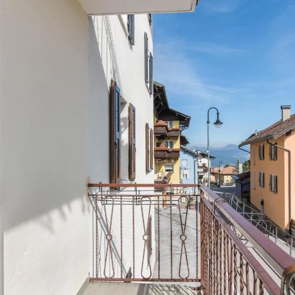 Appartamento Edik, готель у місті Фольгарія