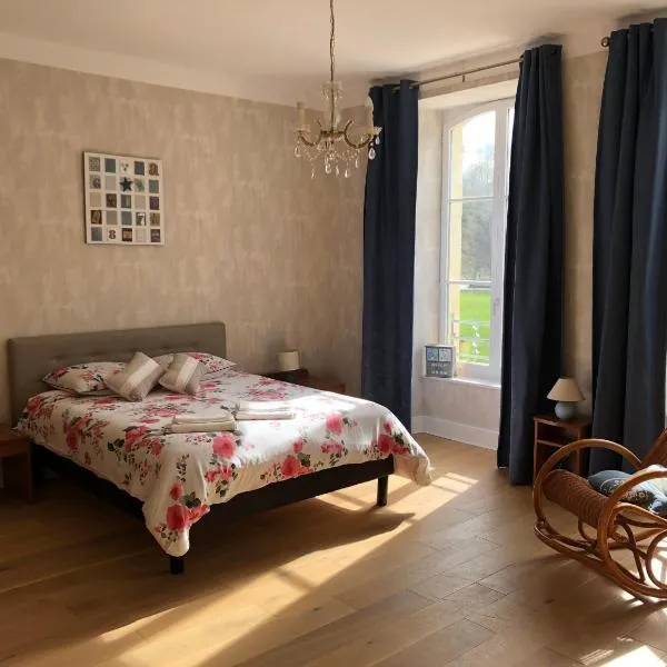 Gîte de l'Abbaye chambre triple, hotel v mestu Rollainville