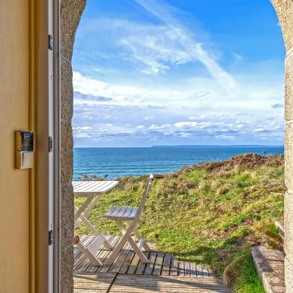Studio vue sur mer, hotel en Plomodiern