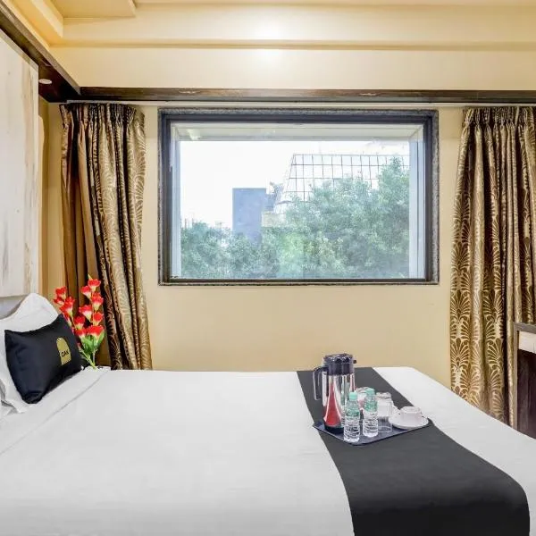 Super Townhouse OAK Regal Inn Near Sant Tukaram Nagar Metro Station, hotel din Pune
