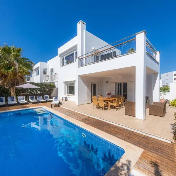 Villa Costa Eugenia, hotel in Cala d´Or