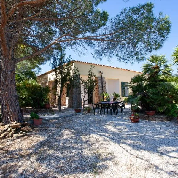 Casa Maria, Hotel in Orosei