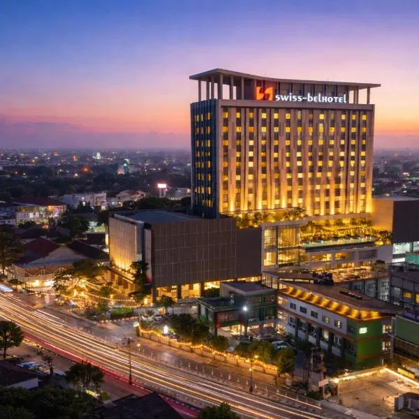 Swiss-Belhotel Karawang、カラワンのホテル