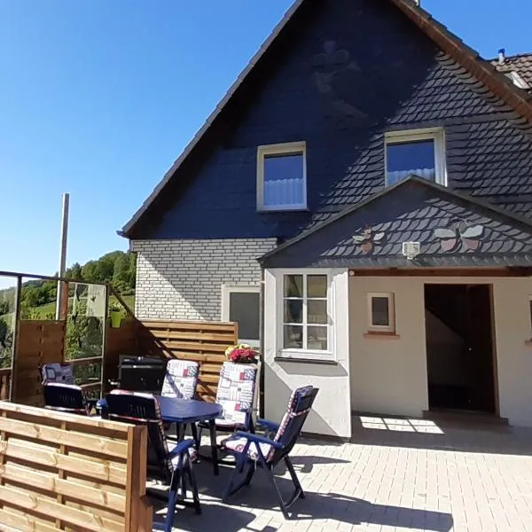 Ferienhaus Maag, 102qm, hotel di Attendorn