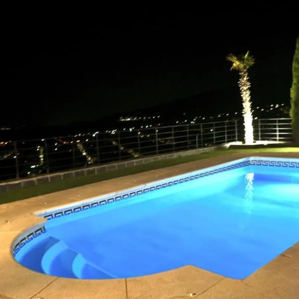 Villa Los Ángeles - El Espinar: El Espinar şehrinde bir otel