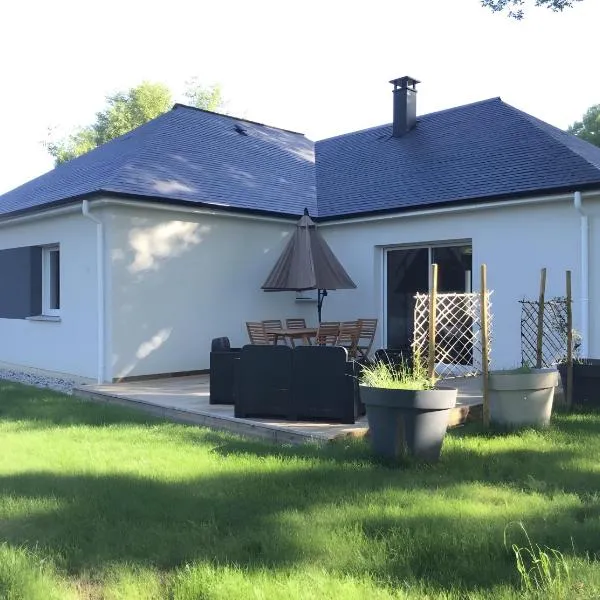 Logis Des 2 Chênes, hotelli kohteessa Forges-les-Eaux