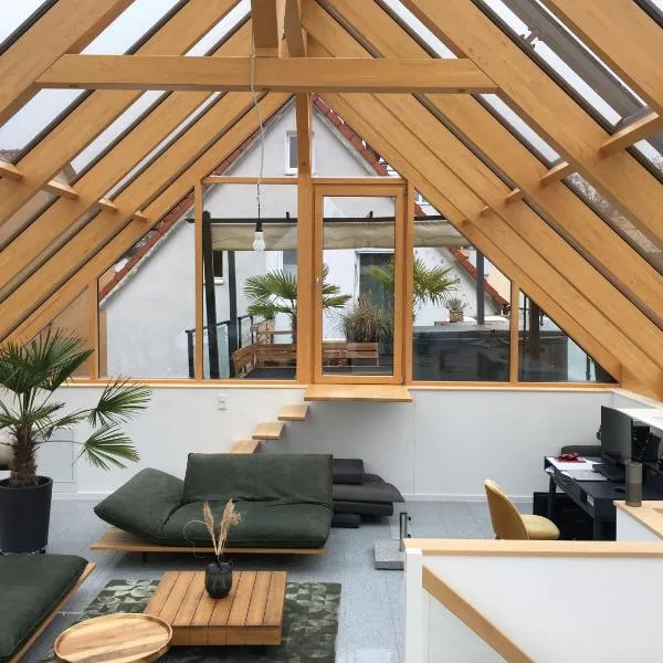 Traumhaftes Loft Wintergarten, Hotel in Schwabach