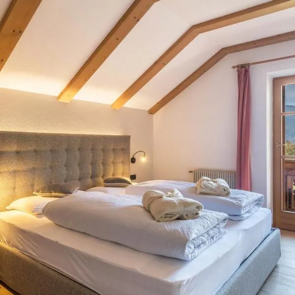 Häuslerhof App Tilia, hotel in Niederdorf