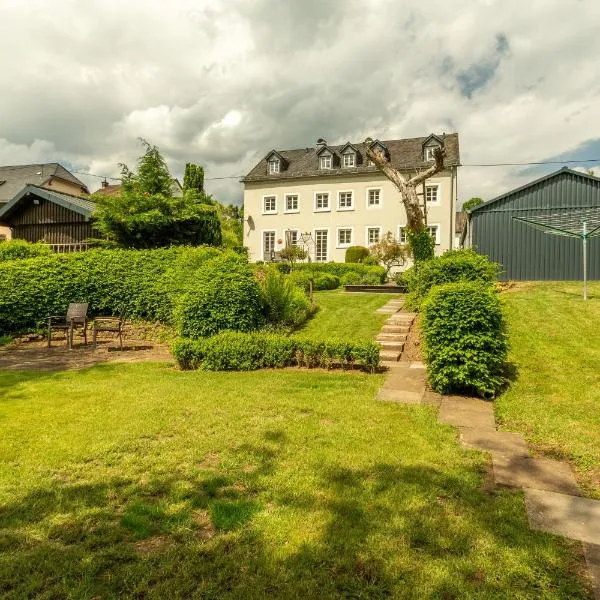 Ferienwohnung Happynest, hotel v destinácii Birresborn