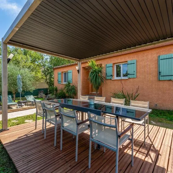 Villa, Hotel in Méjannes-le-Clap