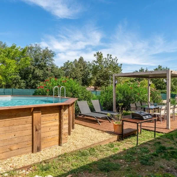 Villa piscine, clim, хотел в Méjannes-le-Clap
