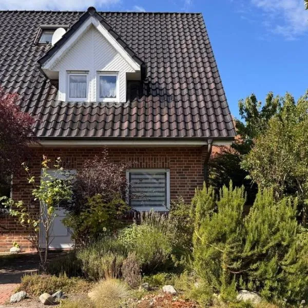 Haus Gertrud, hotel u gradu 'Wiek auf Rügen'