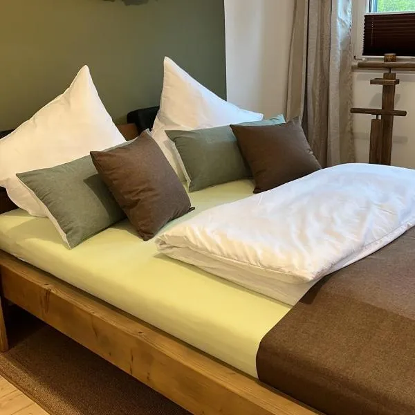 Reni's 4 Sterne Ferienwohnung, hotell sihtkohas Leverkusen