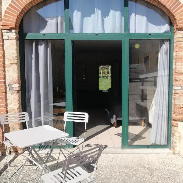 Studio du Meslay - Fyé, hotel Fyé városában