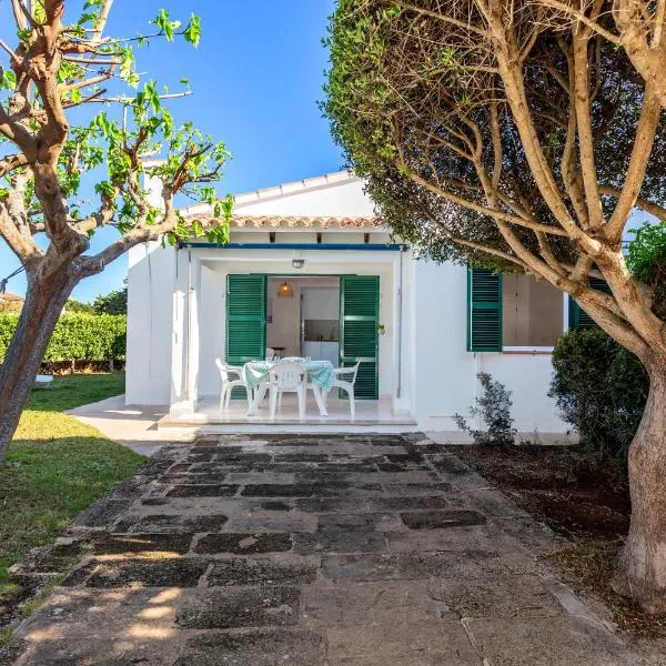 Villa Goyo, hotel in Cala en Bosc