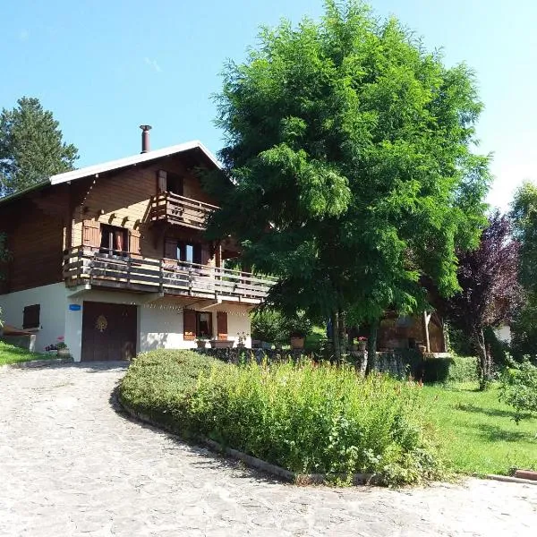 Chalet Jura, Hotel in Doucier