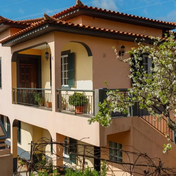 Apartamento Maria，Canhas的飯店
