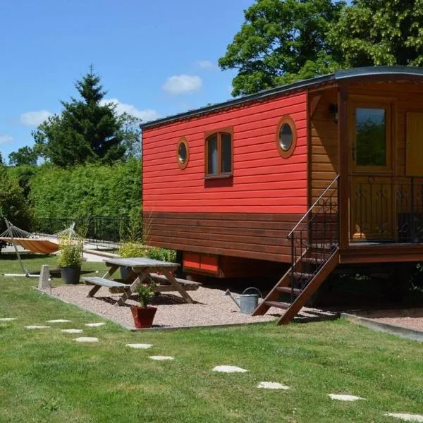 Gîte Insolite Roulotte 5 Personnes, viešbutis mieste Seux