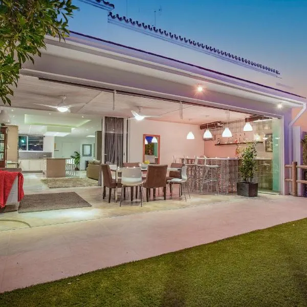 Casa Eucalyptus Family Home, hotel in Estepona