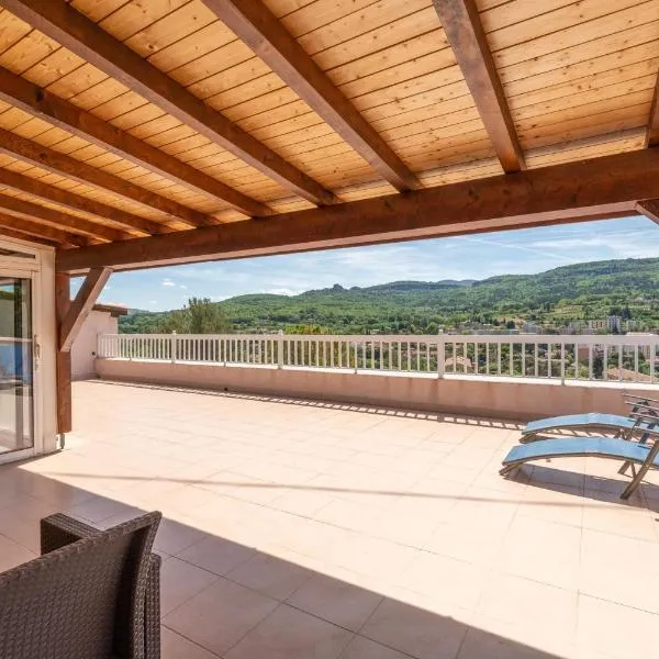 Villa du soleil levant, hotel en Apt