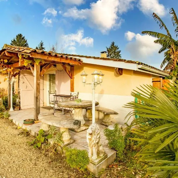 Les pouges, hotel in Saint-Avit-Saint-Nazaire