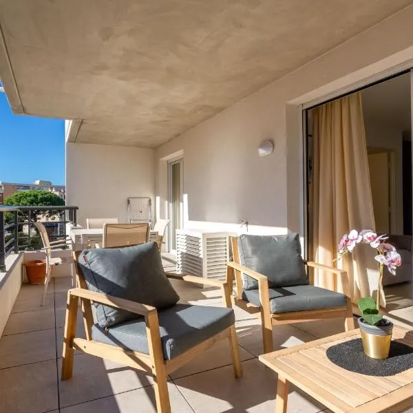 Reve de Dante avec terrasse, ξενοδοχείο σε Fréjus