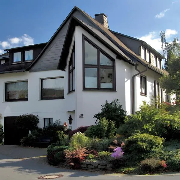 Fewo Wrede am Sauerland-Radring، فندق في فينهولتهاوسن