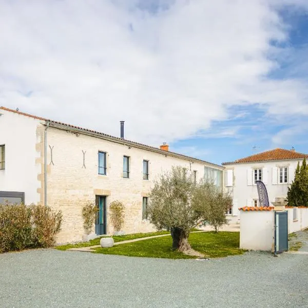 Aigrefeuille-dʼAunis에 위치한 호텔 Domaine Ericarclem