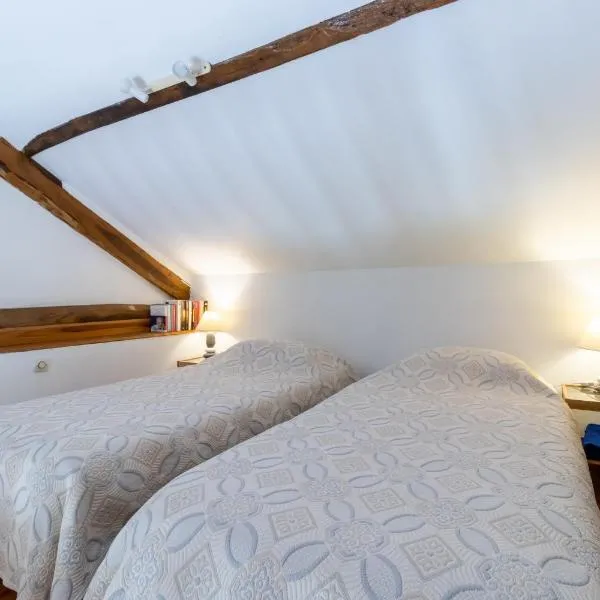 Chambre Bleuet, hotel in Auriac-du-Périgord