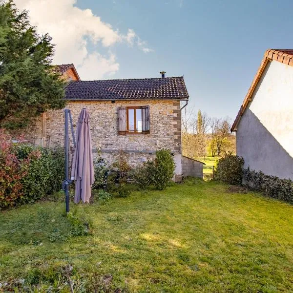 Gite La Grange - Perigord Vert, hotel u gradu Saint-Martial-dʼAlbarède